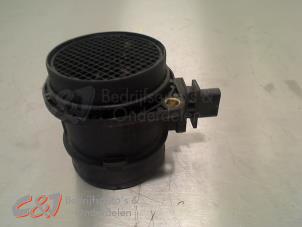 Gebruikte Luchthoeveelheidsmeter Hyundai Tucson (JM) 2.0 CRDi VGT 16V 4x2 Prijs € 26,25 Margeregeling aangeboden door C&J Bedrijfsauto's & Onderdelen