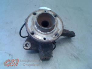 Gebruikte Asschenkel links-voor Renault Kangoo Express (FW) 1.5 dCi 75 Prijs € 26,25 Margeregeling aangeboden door C&J Bedrijfsauto's & Onderdelen