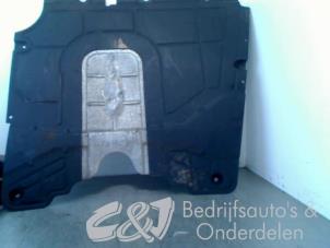 Gebruikte Bodem beschermplaat Opel Combo (Corsa C) 1.3 CDTI 16V Prijs € 42,00 Margeregeling aangeboden door C&J bedrijfsauto's & onderdelen