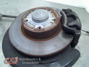 Gebruikte Remklauw (Tang) rechts-achter Renault Trafic (1FL/2FL/3FL/4FL) 1.6 dCi 115 Prijs € 78,75 Margeregeling aangeboden door C&J Bedrijfsauto's & Onderdelen