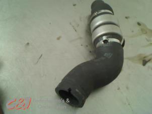 Gebruikte Intercooler Buis Citroen Jumper (U9) 2.2 HDi 120 Prijs € 21,00 Margeregeling aangeboden door C&J Bedrijfsauto's & Onderdelen