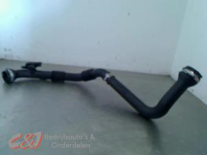 Gebruikte Intercooler Buis Renault Kangoo Express (FW) 1.5 dCi 70 Prijs € 21,00 Margeregeling aangeboden door C&J Bedrijfsauto's & Onderdelen