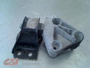 Gebruikte Motorsteun Renault Kangoo Express (FW) 1.5 dCi 70 Prijs € 31,50 Margeregeling aangeboden door C&J Bedrijfsauto's & Onderdelen