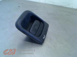 Gebruikte Handgreep Renault Mascott 120.35 Prijs € 26,25 Margeregeling aangeboden door C&J Bedrijfsauto's & Onderdelen