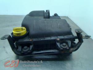 Gebruikte Luchtfilterhuis Opel Vivaro 2.0 CDTI Prijs € 36,75 Margeregeling aangeboden door C&J Bedrijfsauto's & Onderdelen