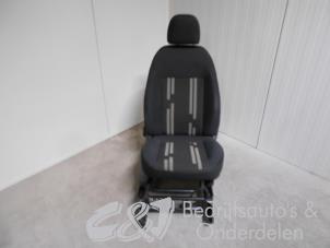 Gebruikte Voorstoel rechts Fiat Fiorino (225) 1.3 JTD 16V Multijet Prijs € 236,25 Margeregeling aangeboden door C&J bedrijfsauto's & onderdelen
