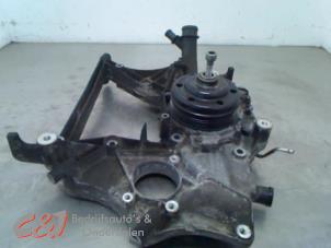 Gebruikte Dynamosteun onder Mercedes Vito (639.7) 2.2 115 CDI 16V Prijs € 68,25 Margeregeling aangeboden door C&J Bedrijfsauto's & Onderdelen