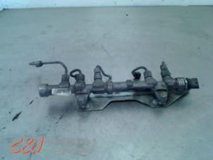 Gebruikte Injector brug Opel Combo 1.3 CDTI 16V ecoFlex Prijs € 105,00 Margeregeling aangeboden door C&J Bedrijfsauto's & Onderdelen