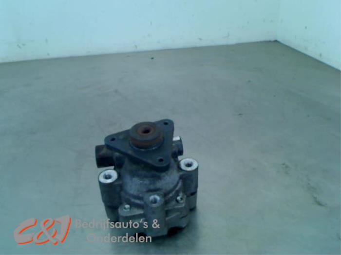Gebruikte Servopomp Renault Master III (MA/MB/MC/MD/MH/MF/MG/MH) 2.3 dCi 16V Prijs € 40,95 Margeregeling aangeboden door C&J Bedrijfsauto's & Onderdelen