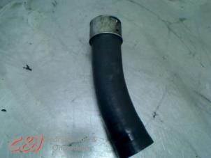 Gebruikte Intercooler Slang Renault Trafic New (FL) 2.0 dCi 16V 115 Prijs € 21,00 Margeregeling aangeboden door C&J Bedrijfsauto's & Onderdelen