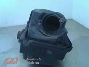 Gebruikte Luchtfilterhuis Renault Master III (MA/MB/MC/MD/MH/MF/MG/MH) 2.3 dCi 16V Prijs € 68,25 Margeregeling aangeboden door C&J Bedrijfsauto's & Onderdelen