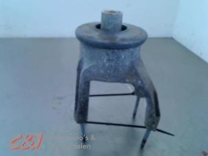 Gebruikte Motorsteun Volkswagen Transporter T5 2.0 TDI DRF Prijs € 36,75 Margeregeling aangeboden door C&J Bedrijfsauto's & Onderdelen