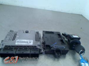 Gebruikte Sleutel + Contactslot Nissan NV 300 1.6 dCi 125 Prijs € 446,25 Margeregeling aangeboden door C&J Bedrijfsauto's & Onderdelen