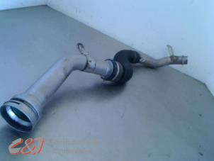 Gebruikte Intercooler Buis Renault Megane III Grandtour (KZ) 1.5 dCi 90 Prijs € 21,00 Margeregeling aangeboden door C&J Bedrijfsauto's & Onderdelen