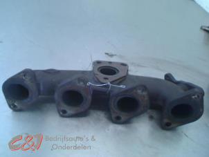 Gebruikte Uitlaatspruitstuk Renault Trafic New (FL) 2.0 dCi 16V 115 Prijs € 78,75 Margeregeling aangeboden door C&J Bedrijfsauto's & Onderdelen