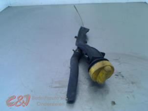 Gebruikte Peilstok Olie Renault Trafic New (FL) 2.0 dCi 16V 115 Prijs € 26,25 Margeregeling aangeboden door C&J Bedrijfsauto's & Onderdelen