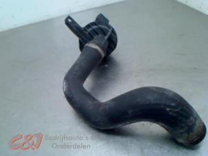 Gebruikte Intercooler Buis Citroen Nemo (AA) 1.4 HDi 70 Prijs € 21,00 Margeregeling aangeboden door C&J Bedrijfsauto's & Onderdelen