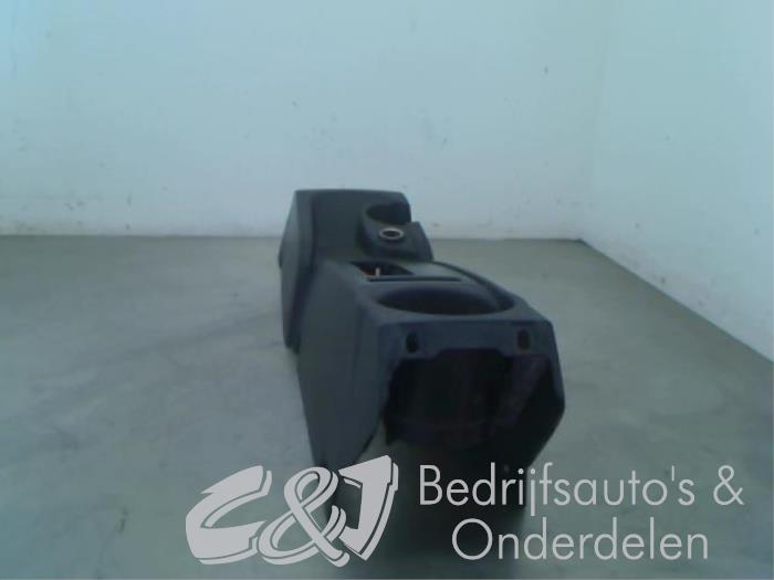 Middenconsoles van een Opel Combo 1.6 CDTI 16V 2013