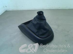 Gebruikte Versnellingspookhoes Opel Combo 1.6 CDTI 16V Prijs € 21,00 Margeregeling aangeboden door C&J bedrijfsauto's & onderdelen