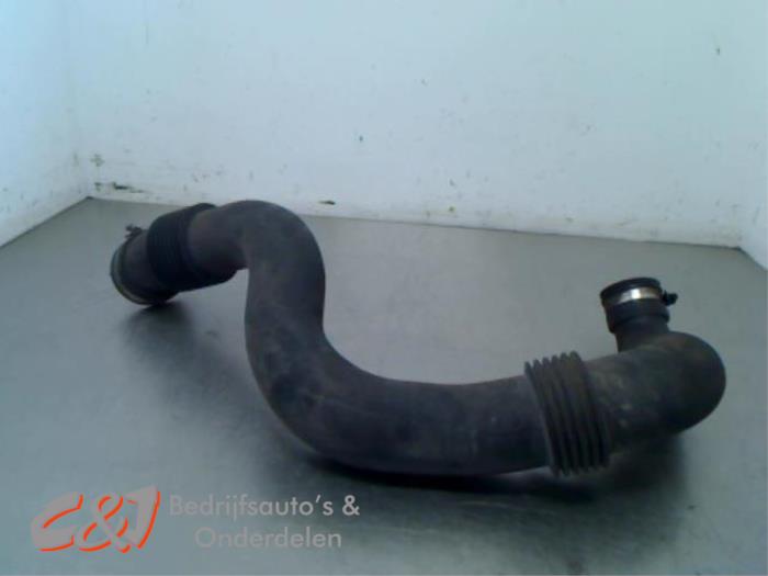 Gebruikte Intercooler Buis Renault Master II (FD/HD) 2.2 dCi 16V Prijs € 21,00 Margeregeling aangeboden door C&J Bedrijfsauto's & Onderdelen