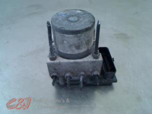 Gebruikte ABS Pomp Renault Master III (MA/MB/MC/MD/MH/MF/MG/MH) 2.3 dCi 16V Prijs € 68,25 Margeregeling aangeboden door C&J Bedrijfsauto's & Onderdelen