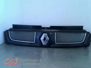 Gebruikte Grille Renault Trafic New (FL) 2.5 dCi 16V 135 Prijs € 26,25 Margeregeling aangeboden door C&J Bedrijfsauto's & Onderdelen