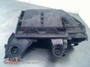 Gebruikte Luchtfilterhuis Citroen Berlingo 1.6 HDI 16V 75 Prijs € 52,50 Margeregeling aangeboden door C&J Bedrijfsauto's & Onderdelen