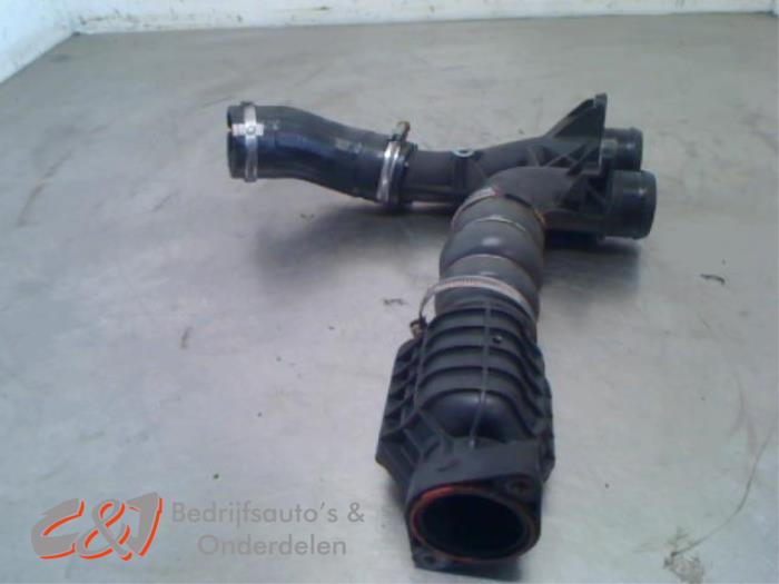 Gebruikte Intercooler Buis Citroen Berlingo 1.6 HDI 16V 75 Prijs € 10,50 Margeregeling aangeboden door C&J Bedrijfsauto's & Onderdelen