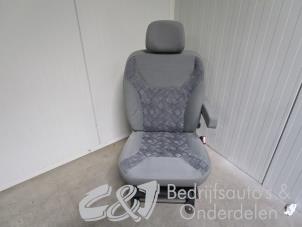 Gebruikte Voorstoel rechts Opel Vivaro A 1.9 DTI 16V Prijs € 393,75 Margeregeling aangeboden door C&J bedrijfsauto's & onderdelen