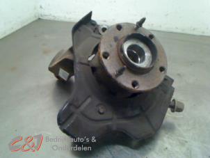 Gebruikte Fusee rechts-voor Peugeot Boxer (U9) 2.2 HDi 150 Prijs € 47,25 Margeregeling aangeboden door C&J Bedrijfsauto's & Onderdelen