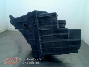 Gebruikte Luchtfilterhuis Volkswagen Transporter T5 2.0 TDI DRF Prijs € 31,50 Margeregeling aangeboden door C&J Bedrijfsauto's & Onderdelen