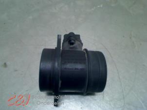 Gebruikte Luchthoeveelheidsmeter Volkswagen Transporter/Caravelle T5 1.9 TDi Prijs € 15,75 Margeregeling aangeboden door C&J Bedrijfsauto's & Onderdelen