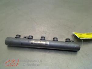 Gebruikte Injector brug Renault Trafic (1FL/2FL/3FL/4FL) 1.6 dCi 95 Prijs € 36,75 Margeregeling aangeboden door C&J Bedrijfsauto's & Onderdelen