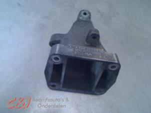 Gebruikte Motorrubber Mercedes Sprinter 3t (906.11/906.21) 211 CDI 16V Prijs € 31,50 Margeregeling aangeboden door C&J Bedrijfsauto's & Onderdelen