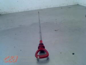 Gebruikte Olie Peilstok Mercedes Sprinter 3t (906.11/906.21) 211 CDI 16V Prijs € 10,50 Margeregeling aangeboden door C&J Bedrijfsauto's & Onderdelen