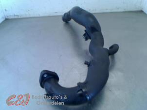 Gebruikte Intercooler Buis Opel Vivaro Prijs € 21,00 Margeregeling aangeboden door C&J Bedrijfsauto's & Onderdelen