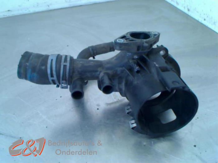 Gebruikte Waterslang aansluiting Mercedes Vito (639.6) 2.2 110 CDI 16V Euro 5 Prijs € 10,50 Margeregeling aangeboden door C&J Bedrijfsauto's & Onderdelen