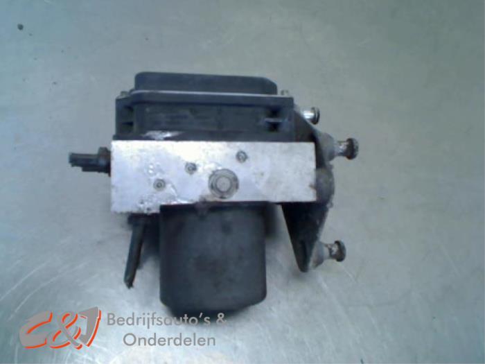 Gebruikte ABS Pomp Mercedes Vito (639.6) 2.2 109 CDI 16V Prijs € 36,75 Margeregeling aangeboden door C&J Bedrijfsauto's & Onderdelen