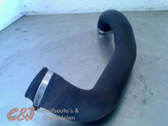 Gebruikte Intercooler Slang Mercedes Sprinter 3t (903) 311 CDI 16V Prijs € 10,50 Margeregeling aangeboden door C&J Bedrijfsauto's & Onderdelen