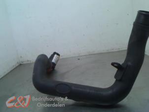 Gebruikte Intercooler Buis Renault Master III (MA/MB/MC/MD/MH/MF/MG/MH) 2.3 dCi 16V Prijs € 73,50 Margeregeling aangeboden door C&J Bedrijfsauto's & Onderdelen