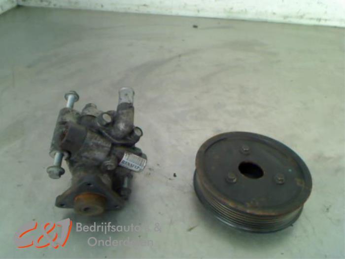 Gebruikte Servopomp Renault Master III (MA/MB/MC/MD/MH/MF/MG/MH) 2.3 dCi 16V Prijs € 40,95 Margeregeling aangeboden door C&J Bedrijfsauto's & Onderdelen