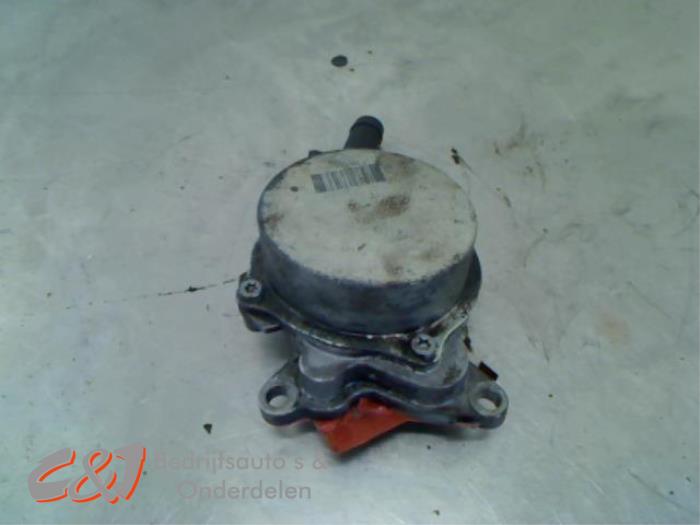 Gebruikte Vacuumpomp (Diesel) Renault Master III (MA/MB/MC/MD/MH/MF/MG/MH) 2.3 dCi 16V Prijs € 26,25 Margeregeling aangeboden door C&J Bedrijfsauto's & Onderdelen