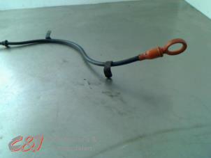 Gebruikte Olie Peilstok Volkswagen Transporter T5 1.9 TDi Prijs € 21,00 Margeregeling aangeboden door C&J Bedrijfsauto's & Onderdelen