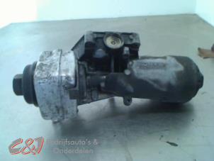 Gebruikte Oliefilterhuis Volkswagen Transporter T5 1.9 TDi Prijs € 31,50 Margeregeling aangeboden door C&J Bedrijfsauto's & Onderdelen