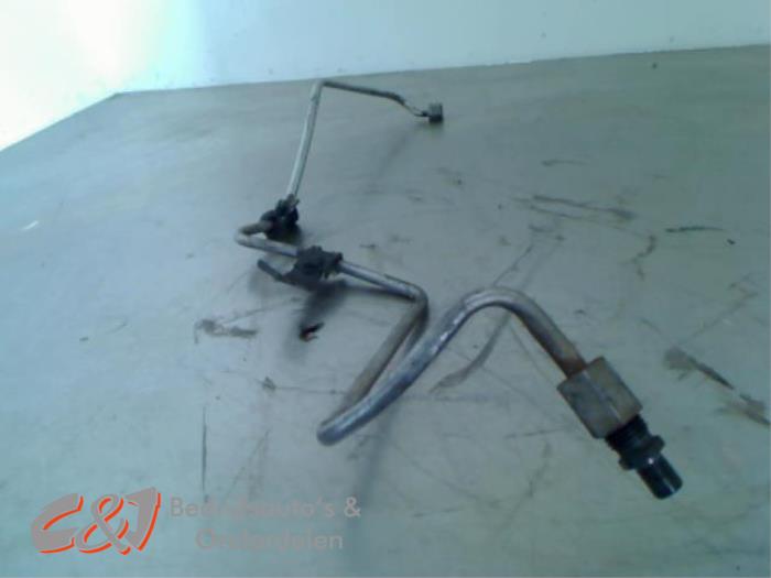 Oliedruk Leiding van een Volkswagen Transporter T5 1.9 TDi 2003