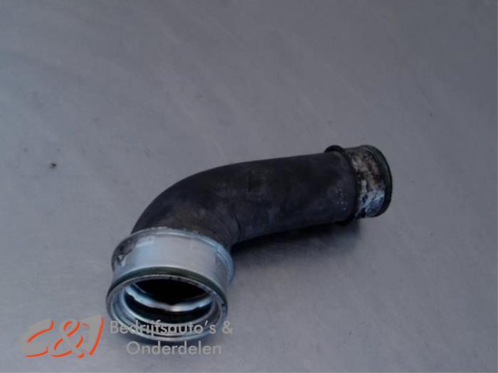 Gebruikte Intercooler Buis Volkswagen Transporter/Caravelle T5 1.9 TDi Prijs € 10,50 Margeregeling aangeboden door C&J Bedrijfsauto's & Onderdelen