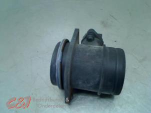 Gebruikte Luchthoeveelheidsmeter Volkswagen Transporter/Caravelle T5 1.9 TDi Prijs € 15,75 Margeregeling aangeboden door C&J Bedrijfsauto's & Onderdelen