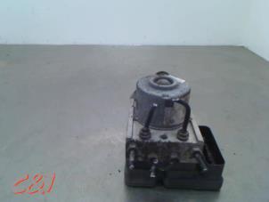 Gebruikte ABS Pomp Volkswagen Caddy III (2KA,2KH,2CA,2CH) 2.0 SDI Prijs € 31,50 Margeregeling aangeboden door C&J Bedrijfsauto's & Onderdelen