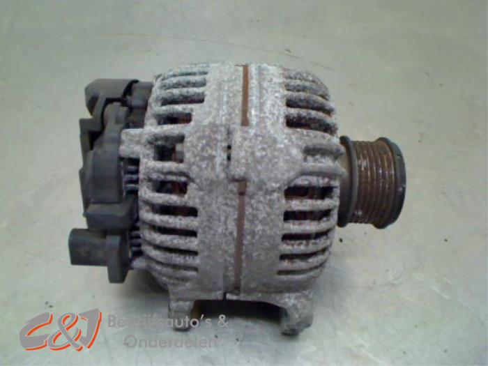 Gebruikte Dynamo Volkswagen Caddy III (2KA,2KH,2CA,2CH) 2.0 SDI Prijs € 26,25 Margeregeling aangeboden door C&J Bedrijfsauto's & Onderdelen