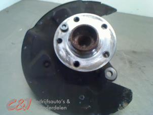 Gebruikte Fusee rechts-voor Volkswagen Transporter T6 2.0 TDI 150 Prijs € 78,75 Margeregeling aangeboden door C&J Bedrijfsauto's & Onderdelen